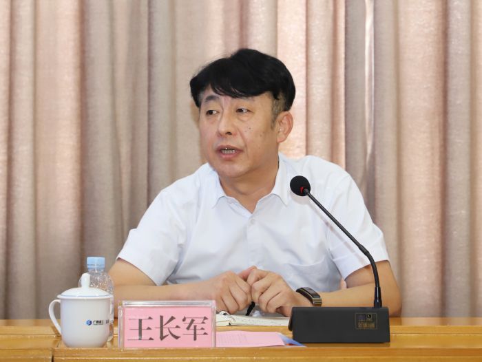 2王長(zhǎng)軍講話。李立云 攝.jpg