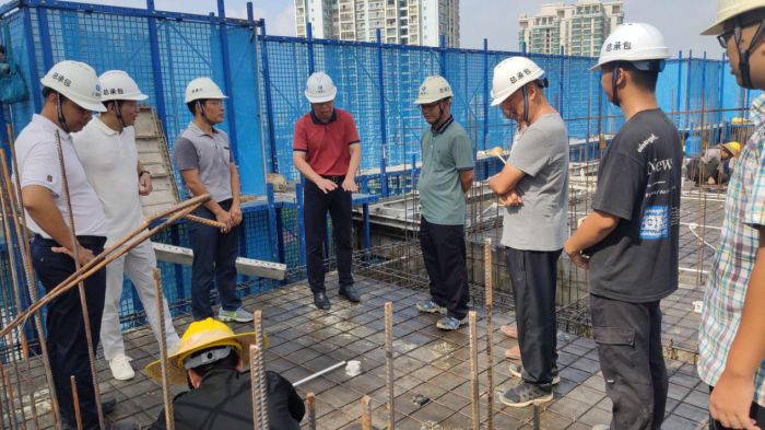 24檢查現(xiàn)場(chǎng)。李昌鈔 攝.jpg