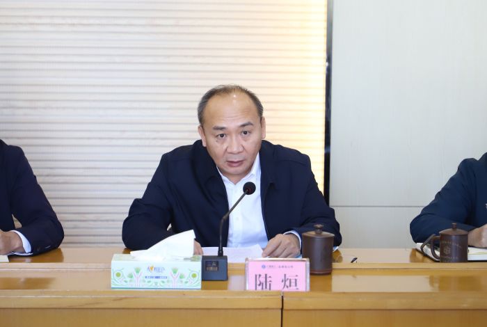 陸烜傳達(dá)集團(tuán)會議精神。鄭詩寶 攝.jpg